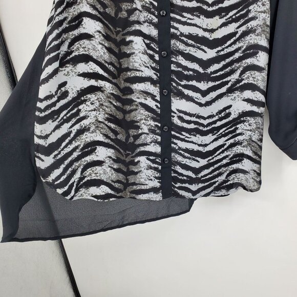 Susan Graver Women's Black and Grey Tiger Print Button Down 3/4 Sleeve Shirt 12 - Picture 6 of 9